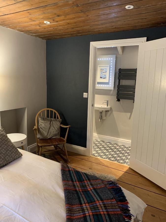 Min-Y-Fford Sleeps 6 Plus Pet Newport  Dış mekan fotoğraf